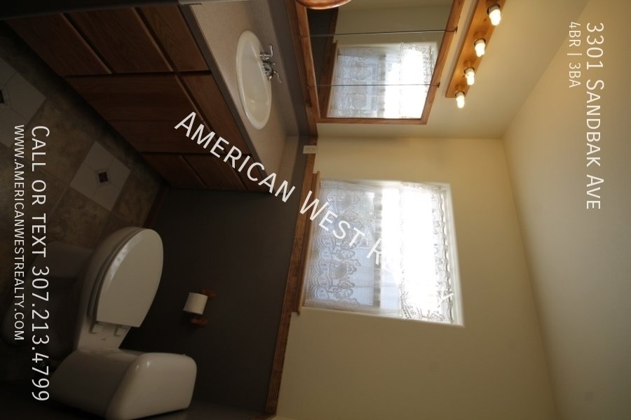 Large 4bed/3bath/2car property image