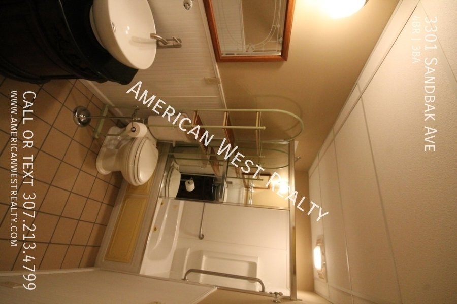 Large 4bed/3bath/2car property image