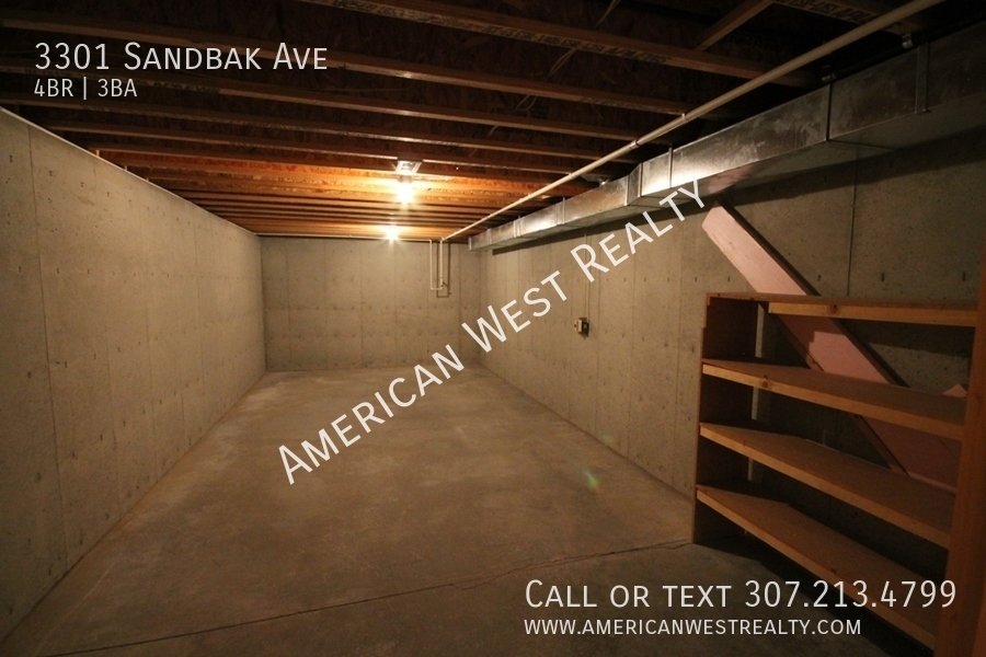 Large 4bed/3bath/2car property image