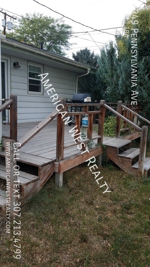 Cute 2 Bedroom house with a garage property image