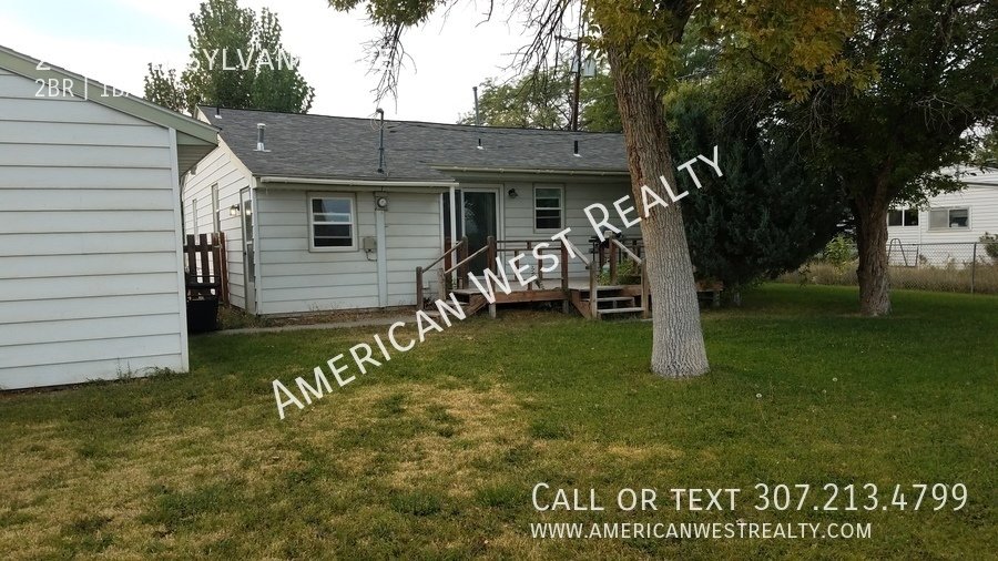 Cute 2 Bedroom house with a garage property image