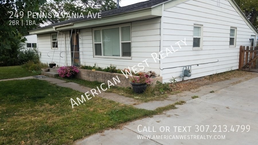 Cute 2 Bedroom house with a garage property image