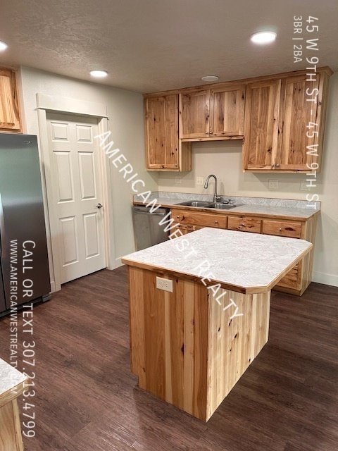 45 W 9th St property image