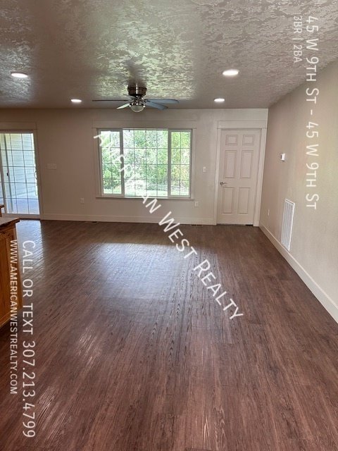 45 W 9th St property image