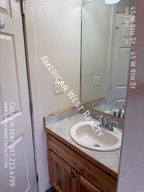 45 W 9th St property image