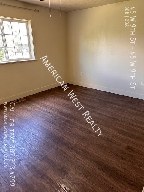 45 W 9th St property image