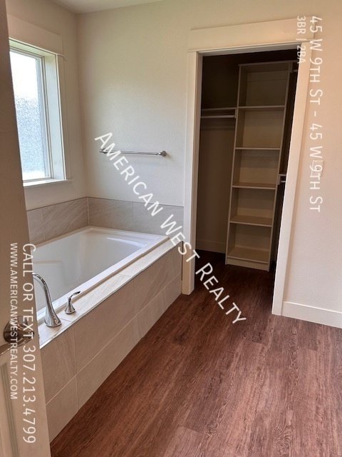 45 W 9th St property image