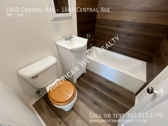 2bed/1bath renovated apartment property image