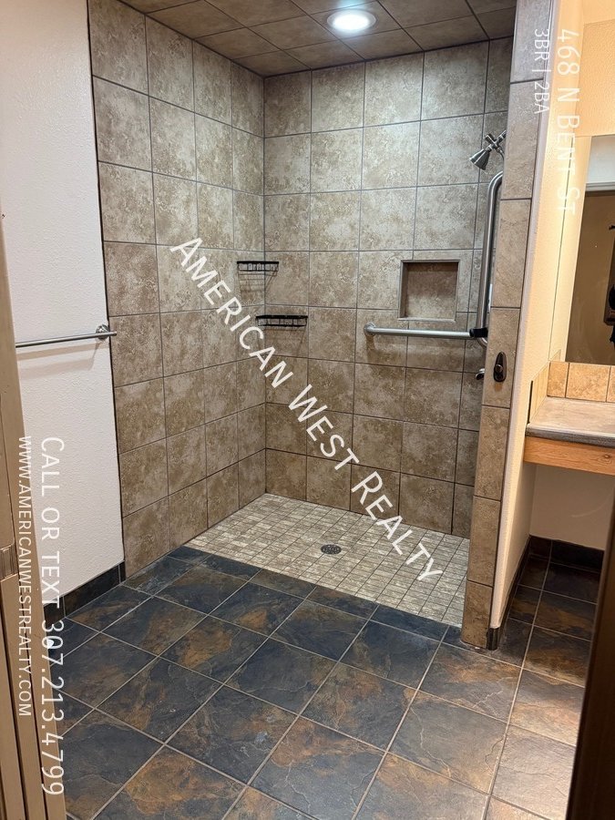 3 bed/2 bath Utilities Included! property image