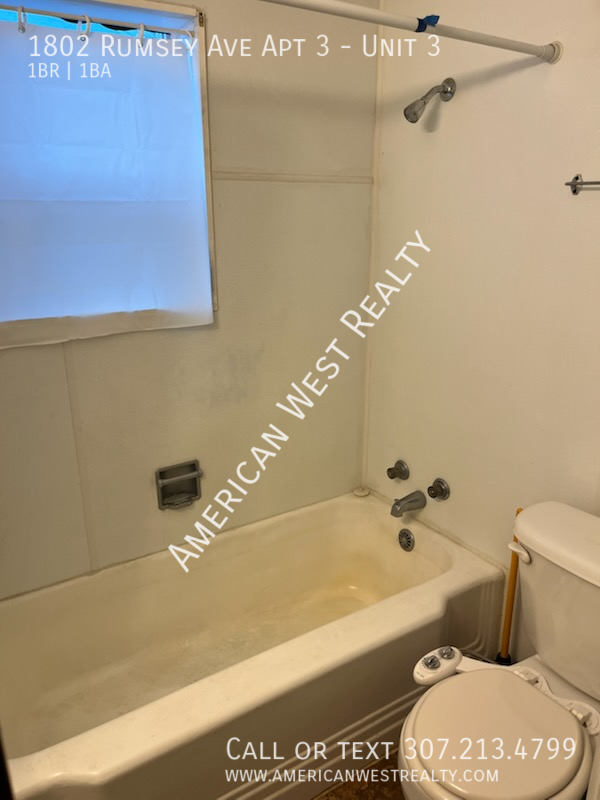 Nice efficiency apartment with utilities property image