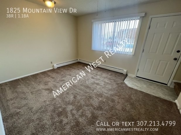 3 Bed, 1.5 Bath Townhouse property image