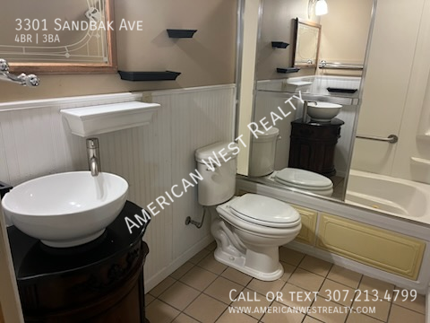 Large 4bed/3bath/2car property image