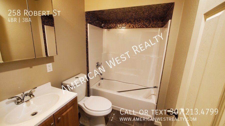 258 Robert St property image