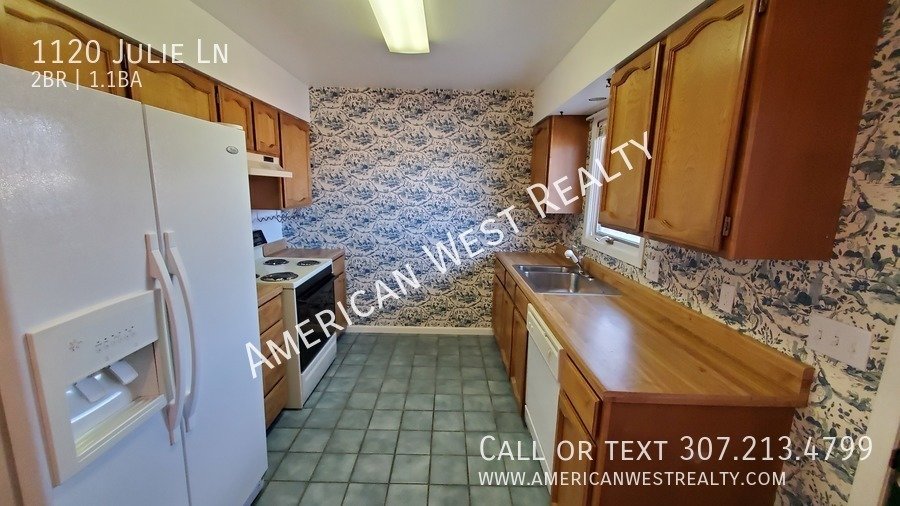 1120 Julie Lane property image