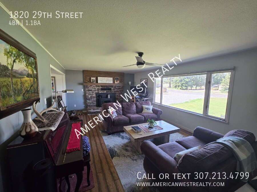 Beautiful lot with super cute 4 Bed/2 Bath Single Family Home! property image