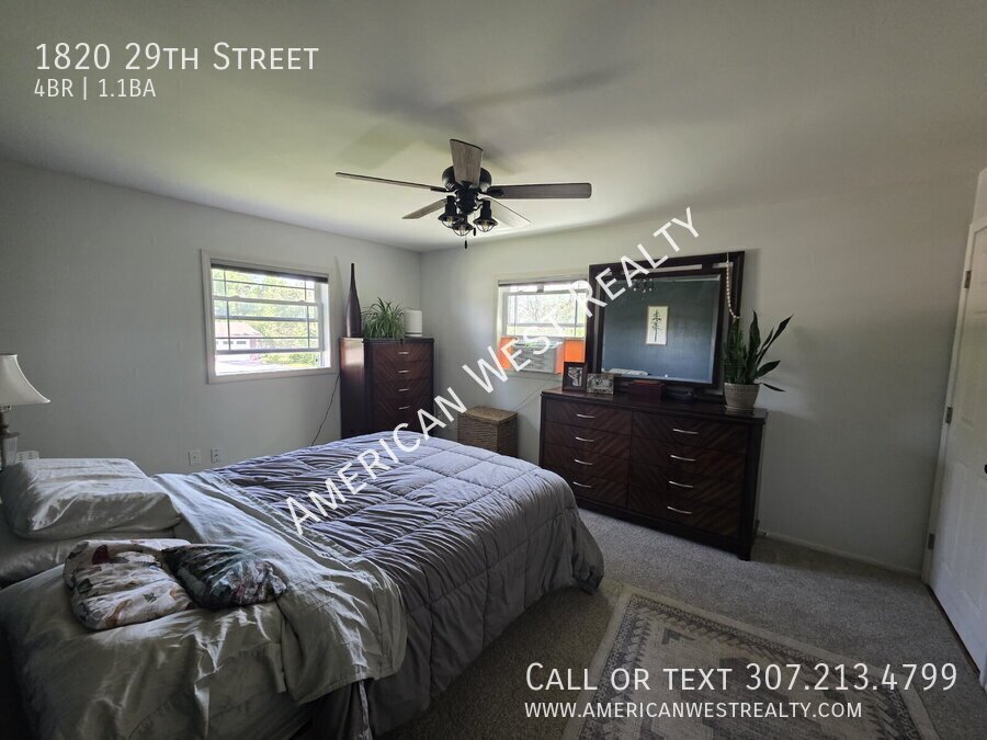 Beautiful lot with super cute 4 Bed/2 Bath Single Family Home! property image