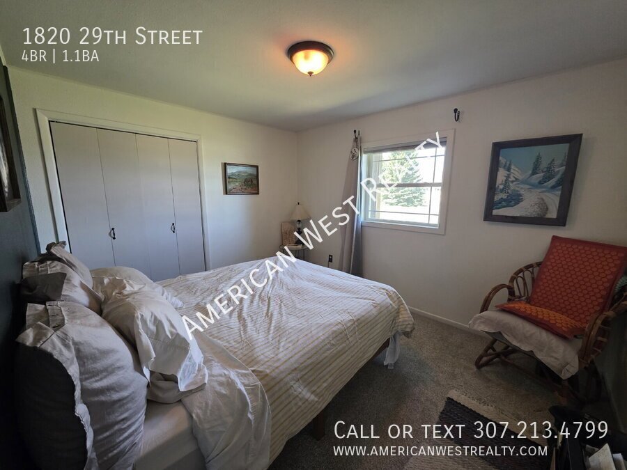 Beautiful lot with super cute 4 Bed/2 Bath Single Family Home! property image