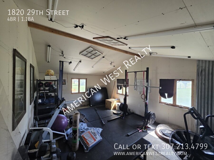 Beautiful lot with super cute 4 Bed/2 Bath Single Family Home! property image