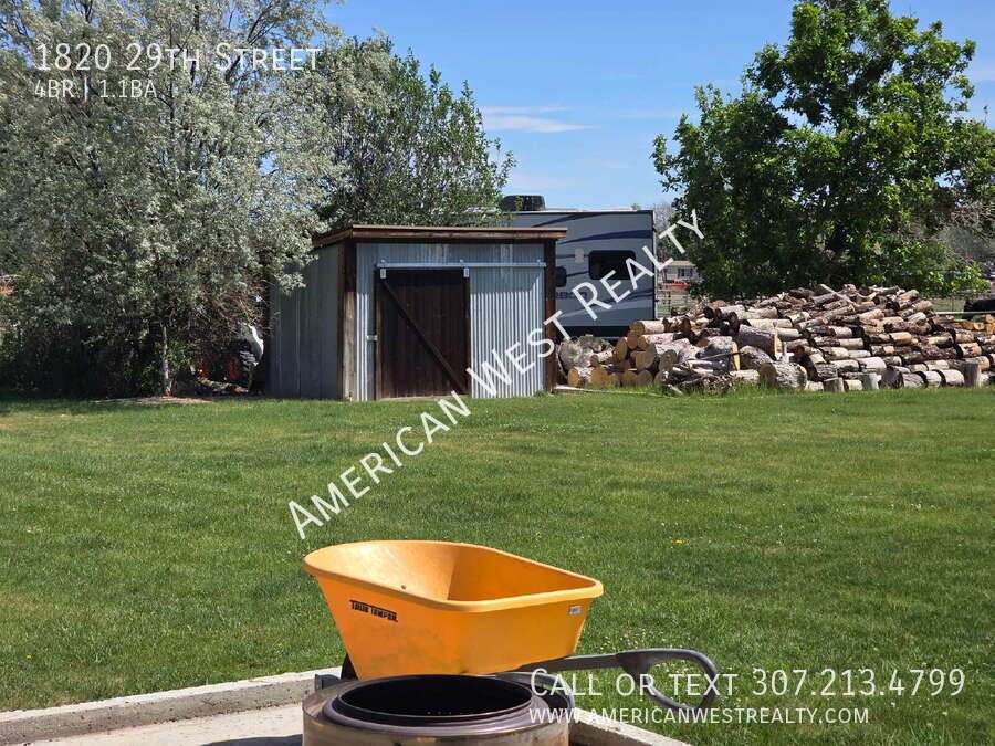 Beautiful lot with super cute 4 Bed/2 Bath Single Family Home! property image