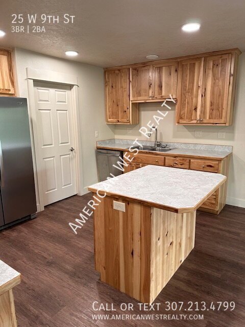 Beautiful 3 bed, 2 bath property image