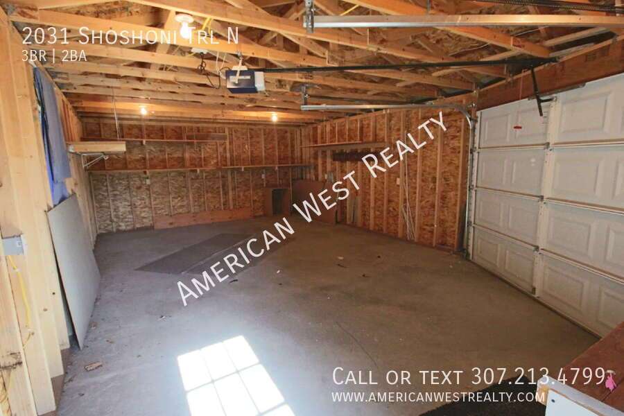 2031 Shoshone Trail North
Beautiful home in established neighborhood property image