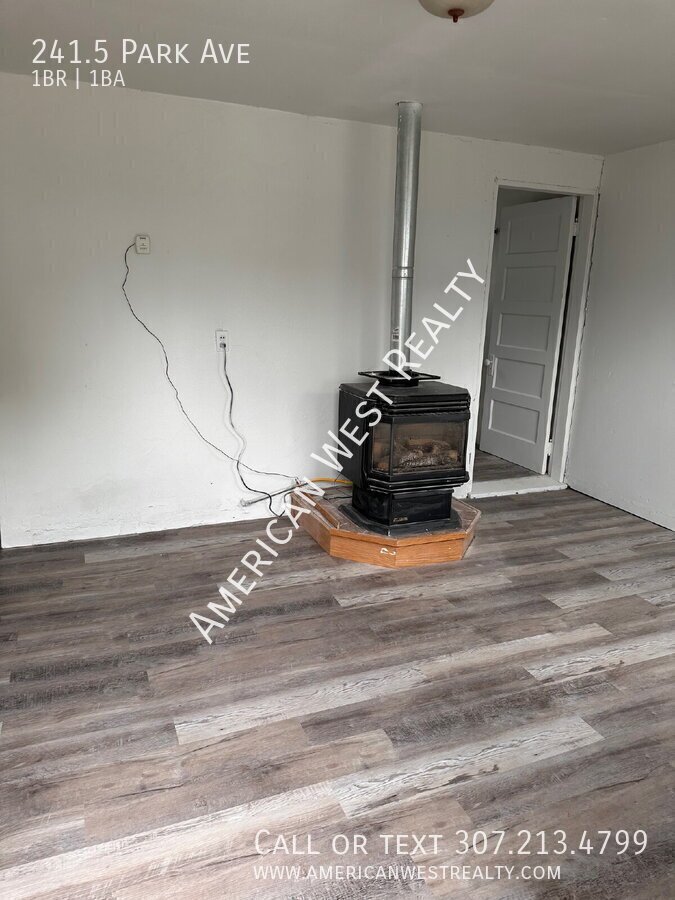 241 Park Ave
	2 bedroom property image