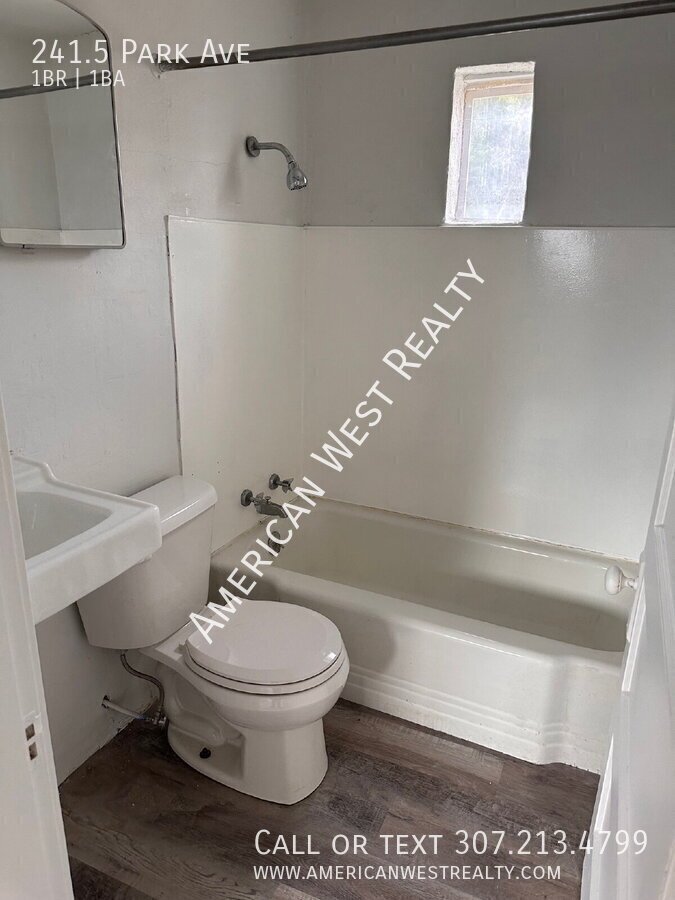 241 Park Ave
	2 bedroom property image