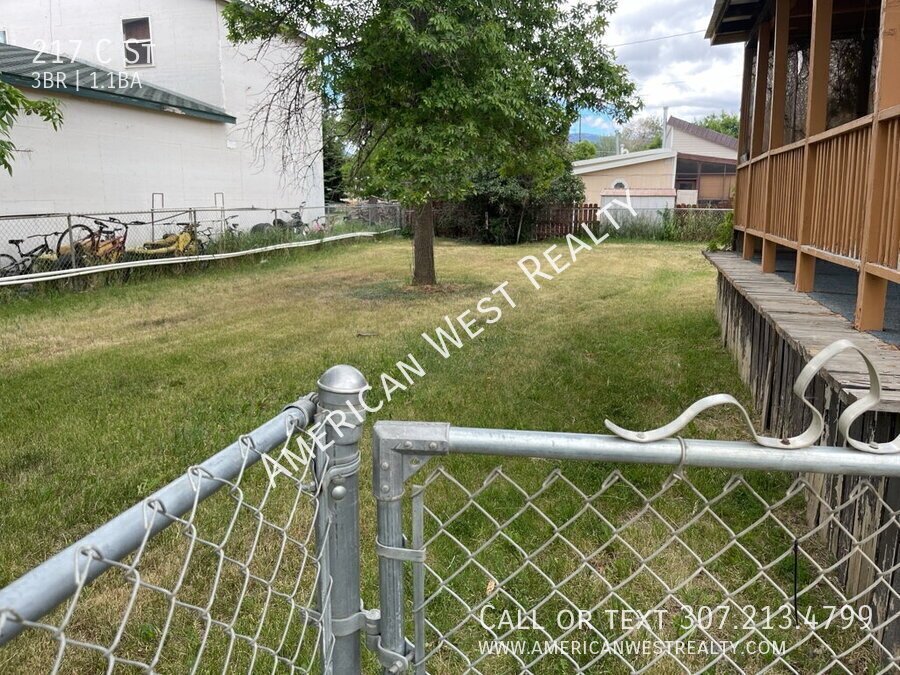217 C St property image