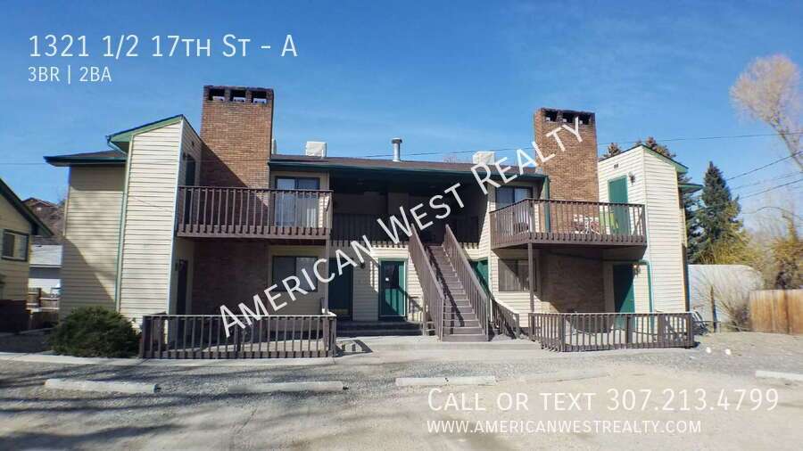 3 Bed 2 Bath Newer Flooring and Paint Throughout property image