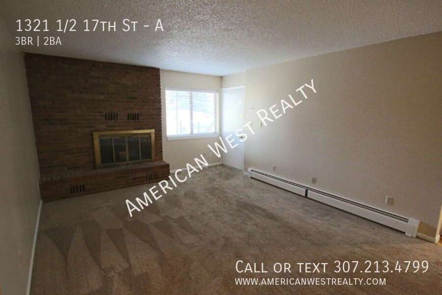 3 Bed 2 Bath Newer Flooring and Paint Throughout property image