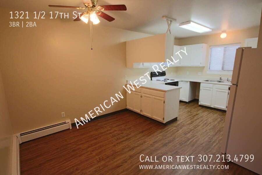 3 Bed 2 Bath Newer Flooring and Paint Throughout property image