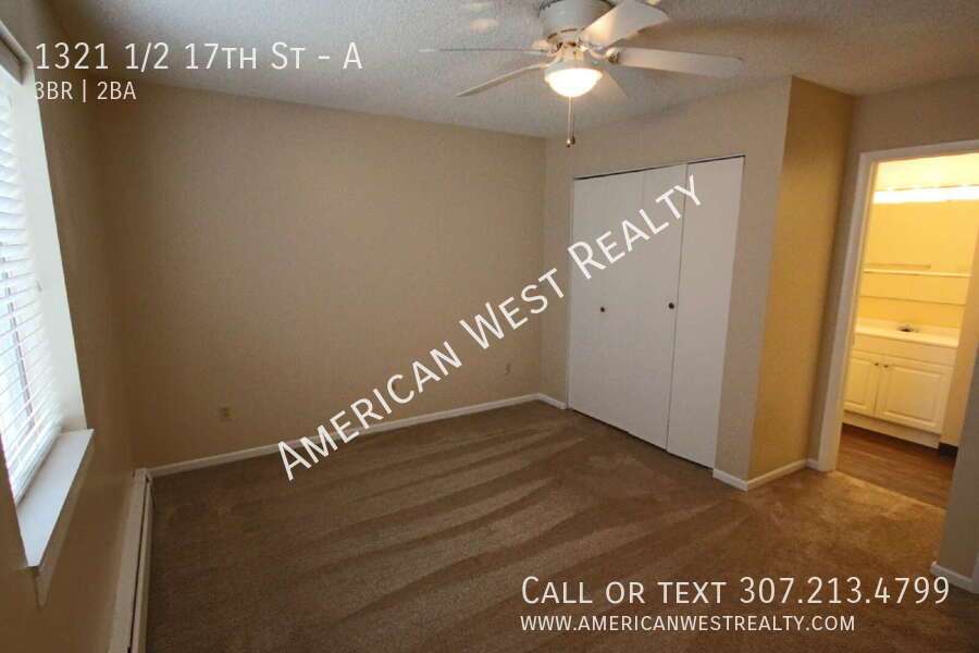 3 Bed 2 Bath Newer Flooring and Paint Throughout property image