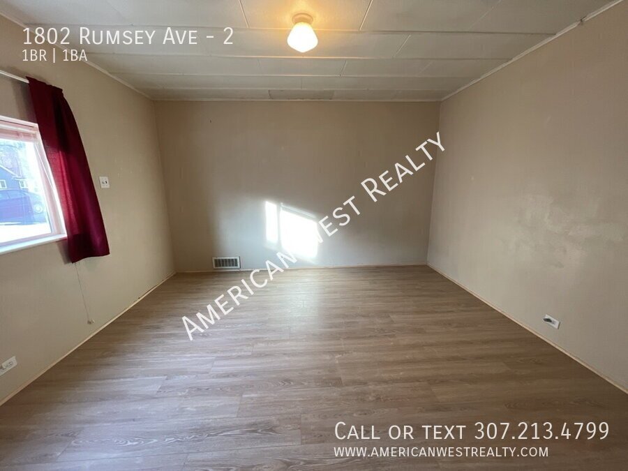 Efficiency apartment, utilities included property image