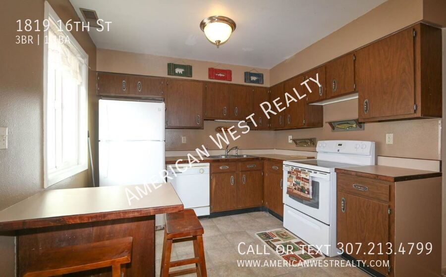 Charming Townhouse close to everything property image
